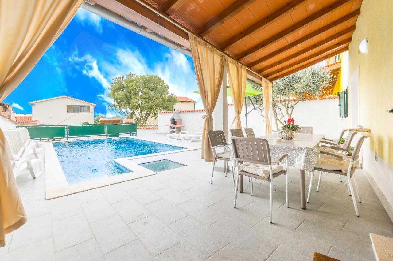 Holiday Olga With Pool &pet Friendly *